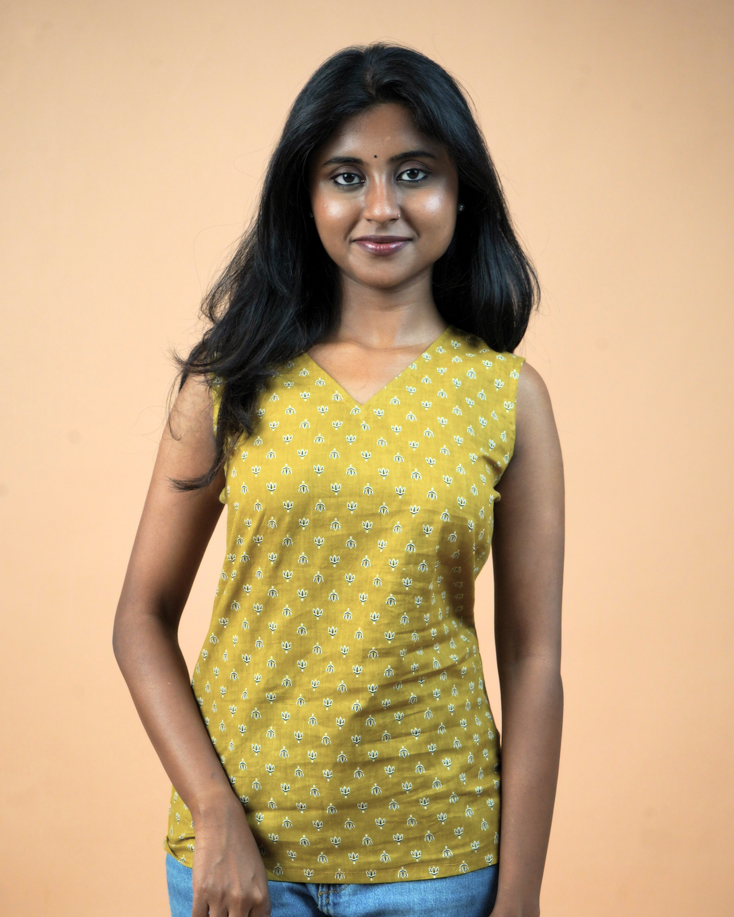 Mustard Motif – Sleeveless Cotton Printed V-Neck Short Kurti