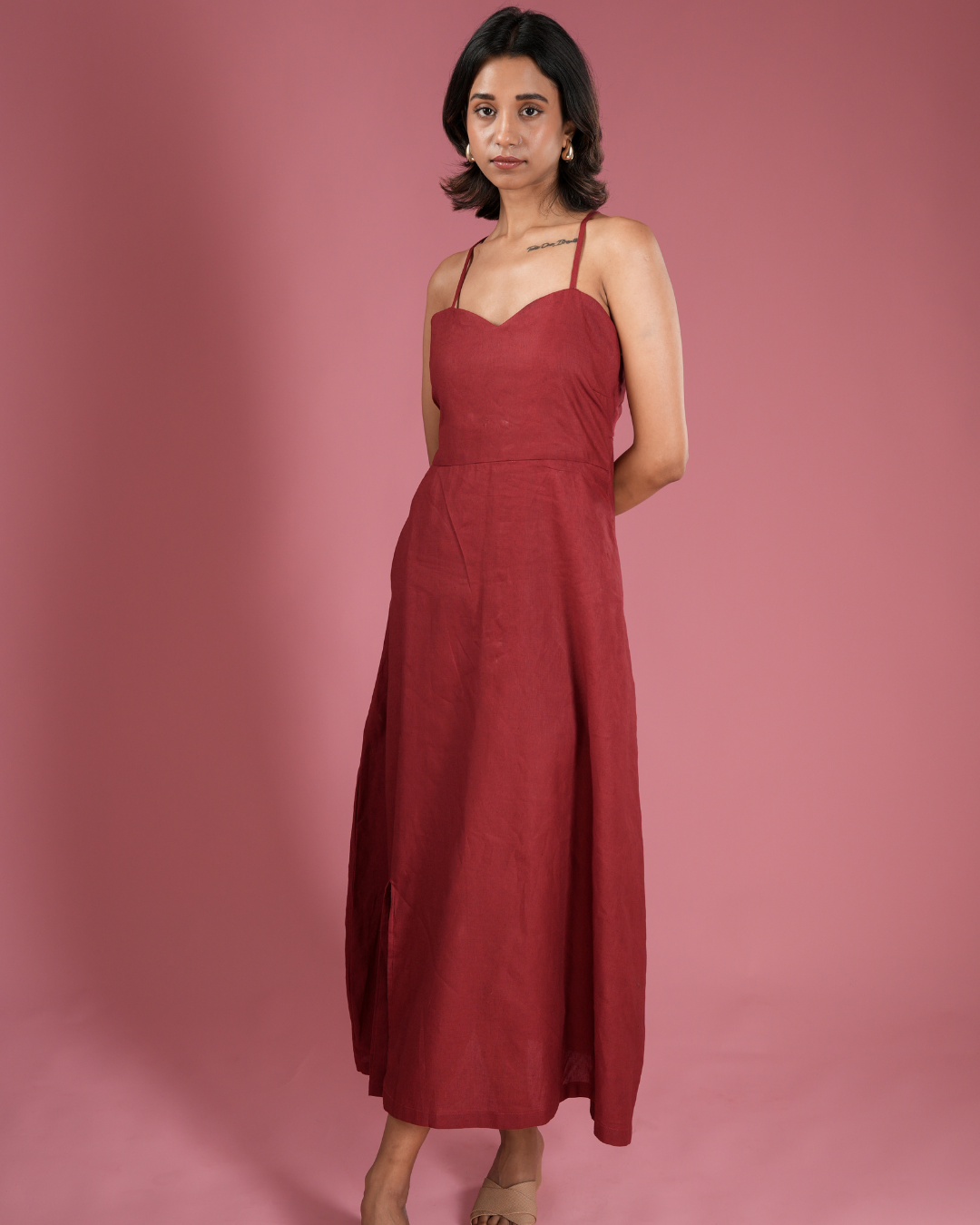 Reverie Red – Sleeveless Sweetheart Neck Linen Dress with Open Back Ti –  vizonawomens