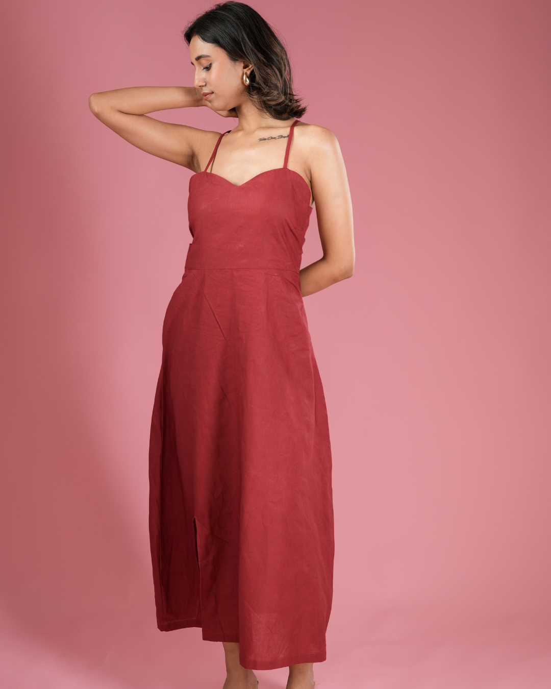 Reverie Red – Sleeveless Sweetheart Neck Linen Dress with Open Back Ti –  vizonawomens